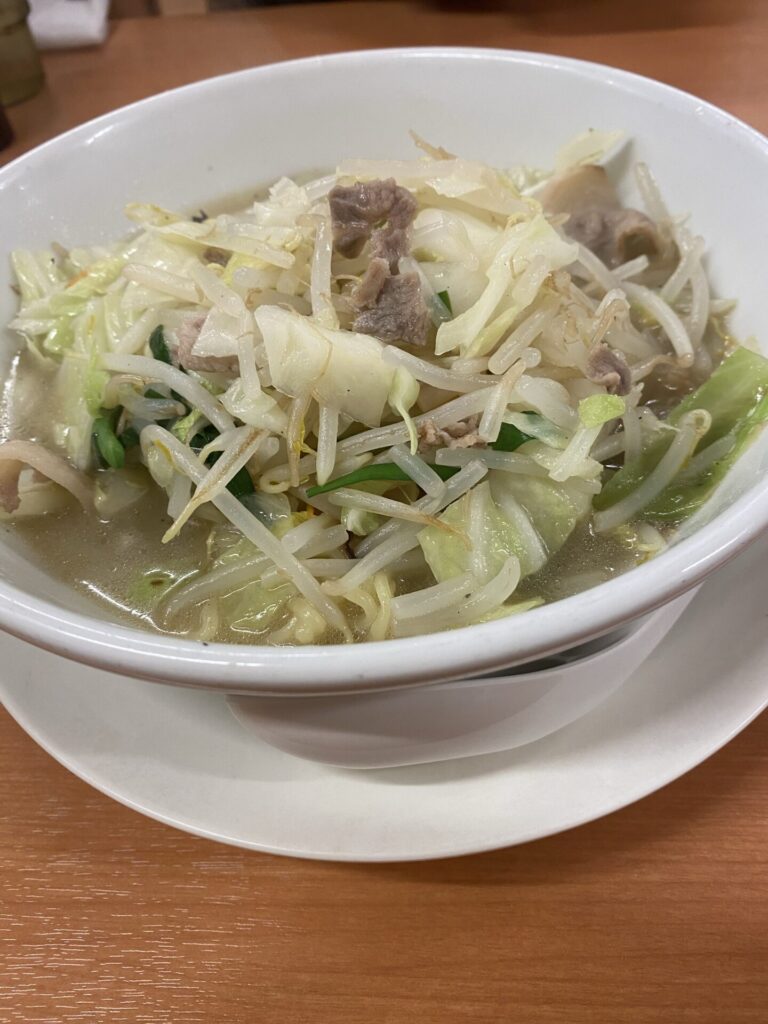 野菜たっぷりタンメンです。麺の太さを細麺に変えられます