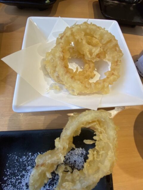 揚げたてアツアツの天ぷらは必ず食べています